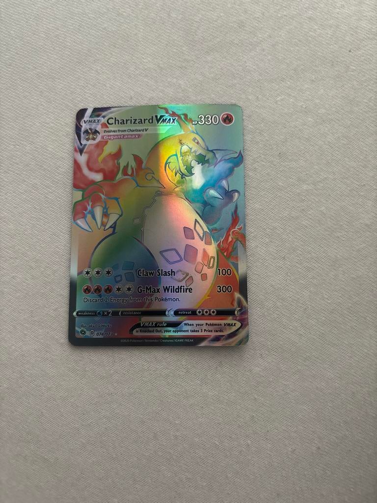 Charizard VMAX Rainbow Rare Pokémon Kaart, Hobby en Vrije tijd, Verzamelkaartspellen | Pokémon, Ophalen of Verzenden, Zo goed als nieuw