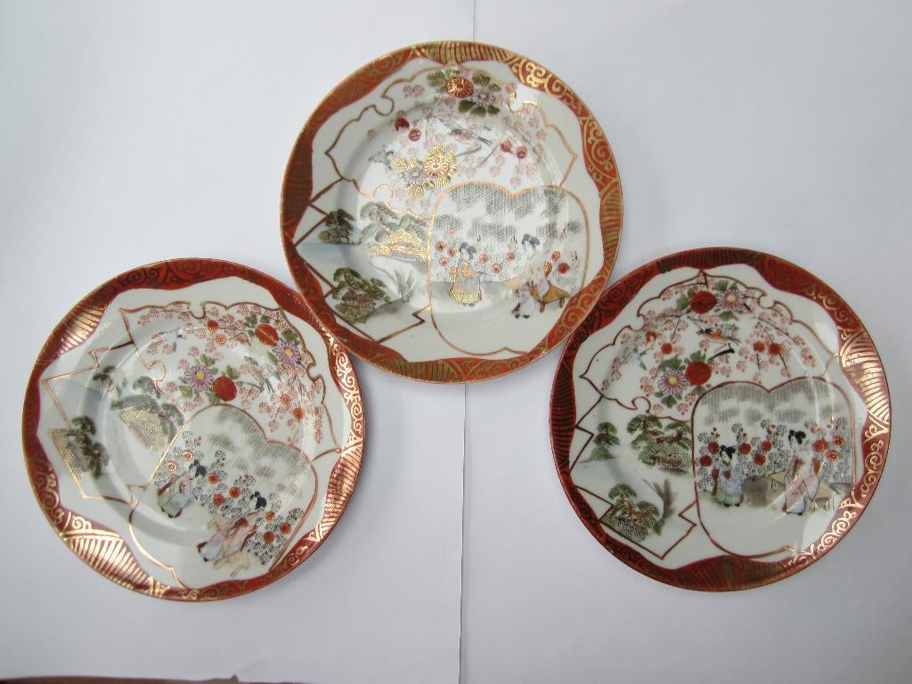 3 Hand geschilderd, Chinese / Japanse bordjes / schoteltjes., Antiek en Kunst, Antiek | Porselein, Ophalen of Verzenden