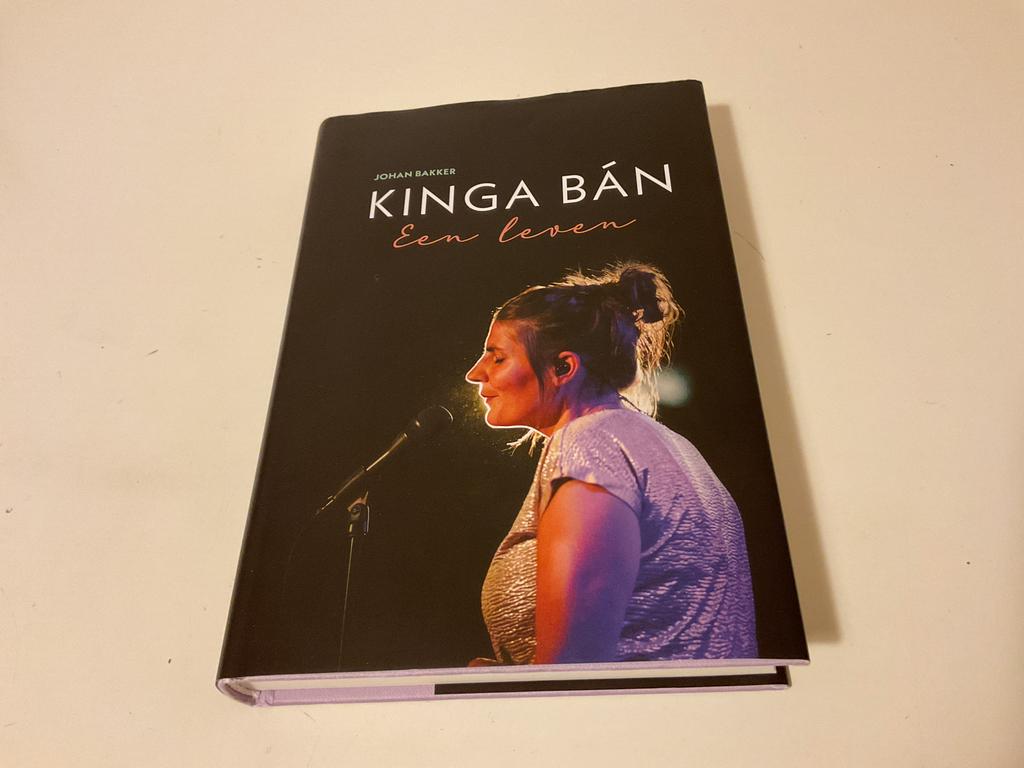 Johan Bakker, Kinga Bán, Een leven, Ophalen of Verzenden, Zo goed als nieuw, Artiest