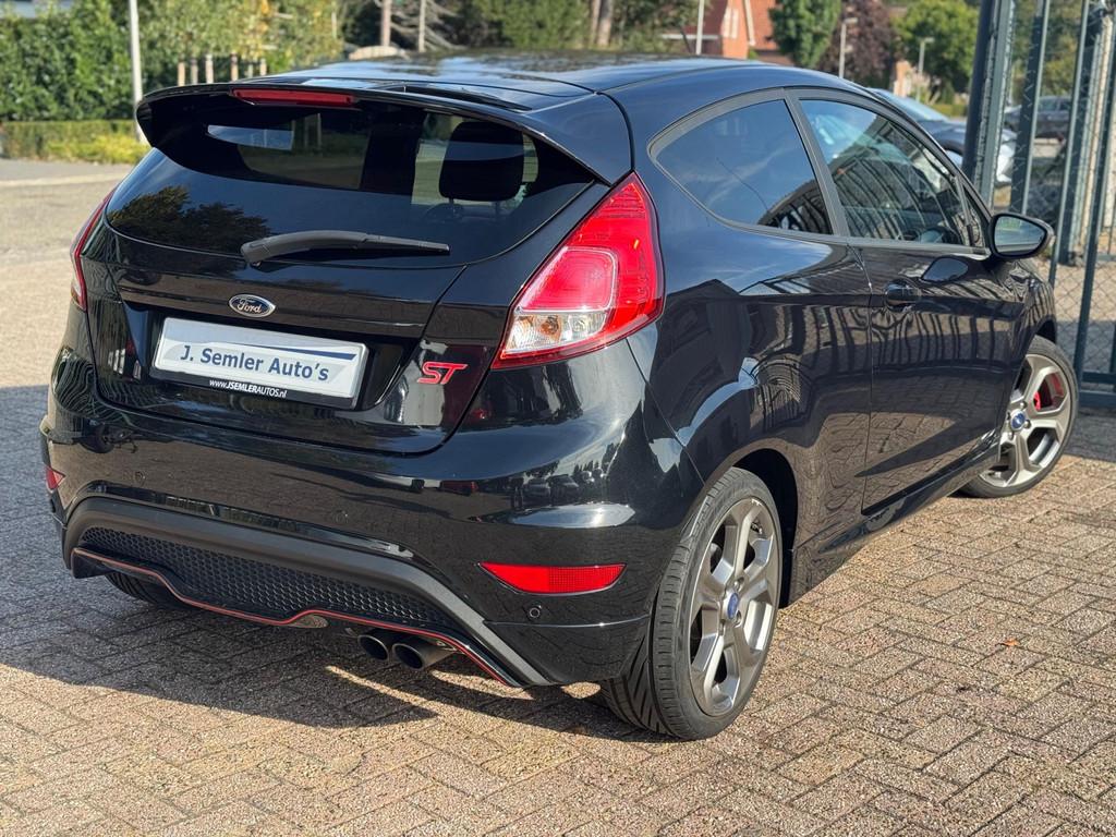 Ford Fiesta 1.6 ST2 CLIMA RECARO 86DKM PDC DEALERONDH., 1596 cc, 1063 kg, Gebruikt, 4 cilinders