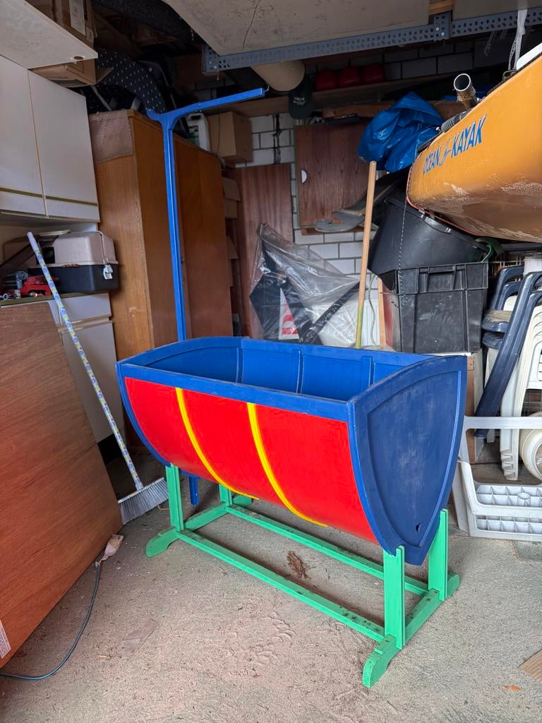 Wiegje in de vorm van een boot, Ophalen, Gebruikt, Wieg