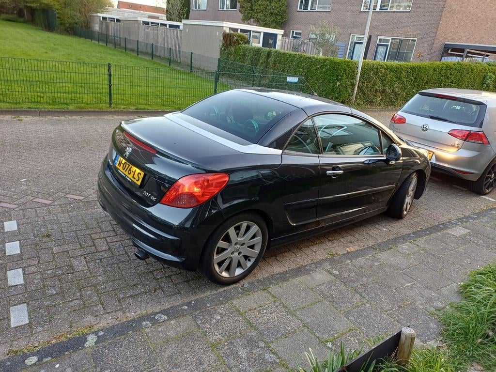 Peugeot 2007 Zwart, Auto's, Peugeot, Voorwielaandrijving, Zwart, 4 cilinders, Cabriolet