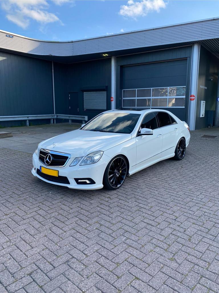 Mercedes-Benz E500, Automaat, Leder en Stof, Wit, Adaptive Cruise Control
