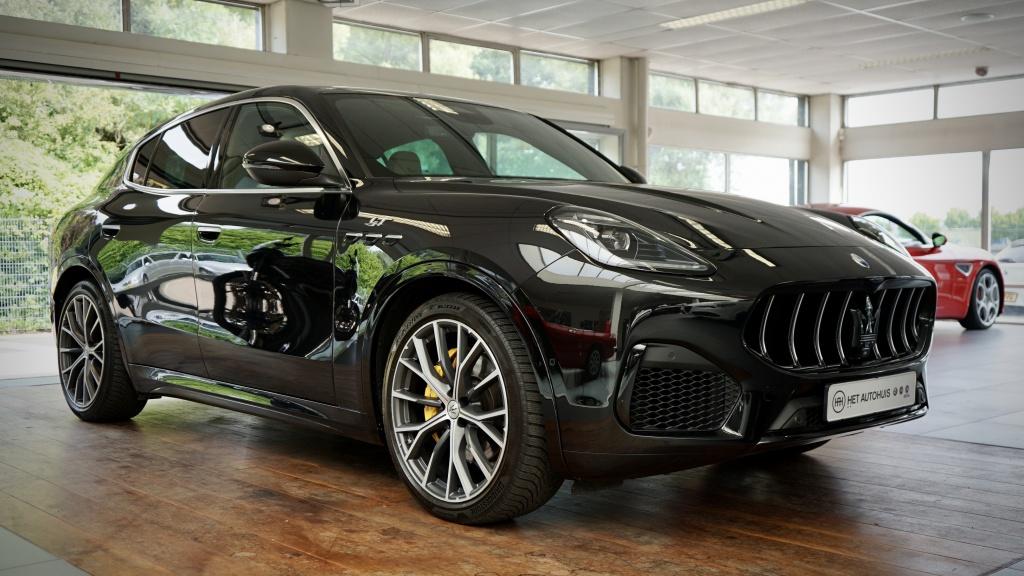 Maserati Grecale 2.0 GT 4WD | Sport stoelen | lucht vering |, 12 maanden, 4 cilinders, Zwart, Leder
