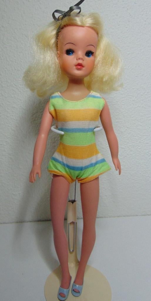 Funtime Sindy Barbie pop in originele badpak, Ophalen of Verzenden, Gebruikt, Pop