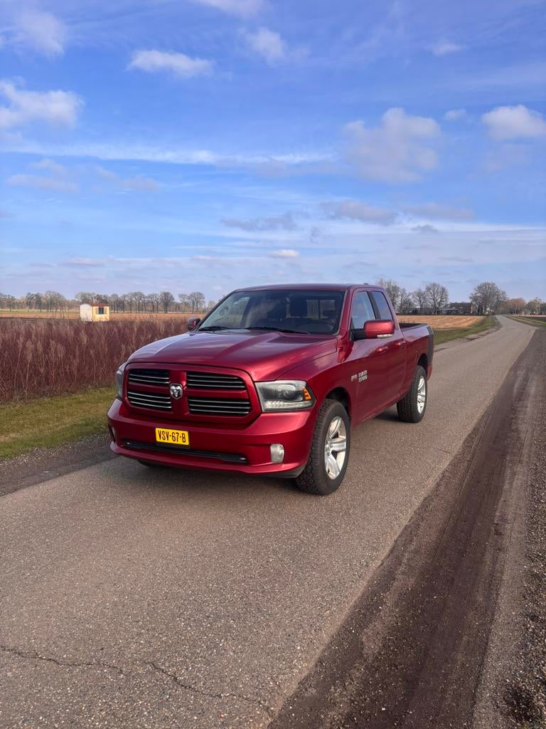 Dodge ram 2015 1500 hemi 5.7, Auto's, Bestelauto's, Particulier, 6 km/l, Dodge, 2476 kg