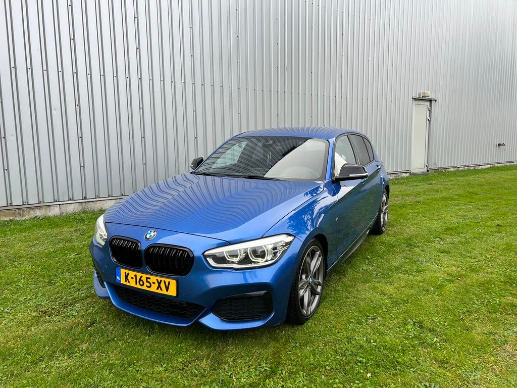 BMW M135i (F20) 3.0 AUT 326PK Alcantara Harman/Kardon Camera, Blauw, Particulier, 326 pk, 2979 cc