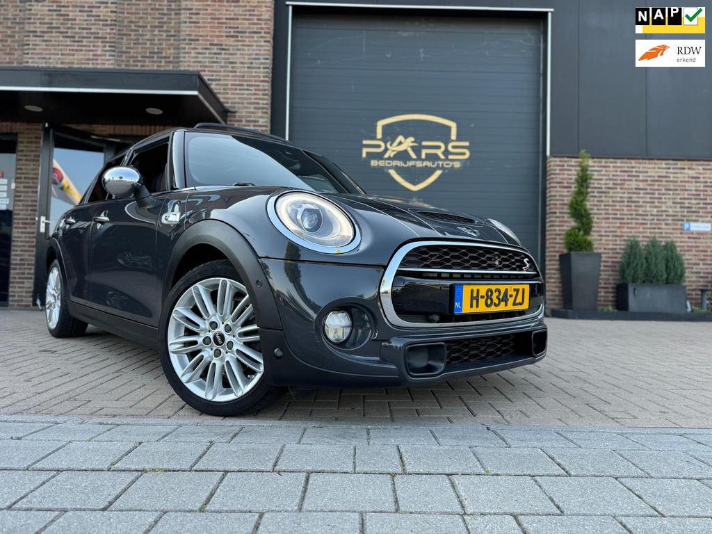 Mini Mini 2.0 Cooper S Chili Serious Business 192PK Automaat, Auto's, Gebruikt, Leder en Stof, Bedrijf, Cooper S
