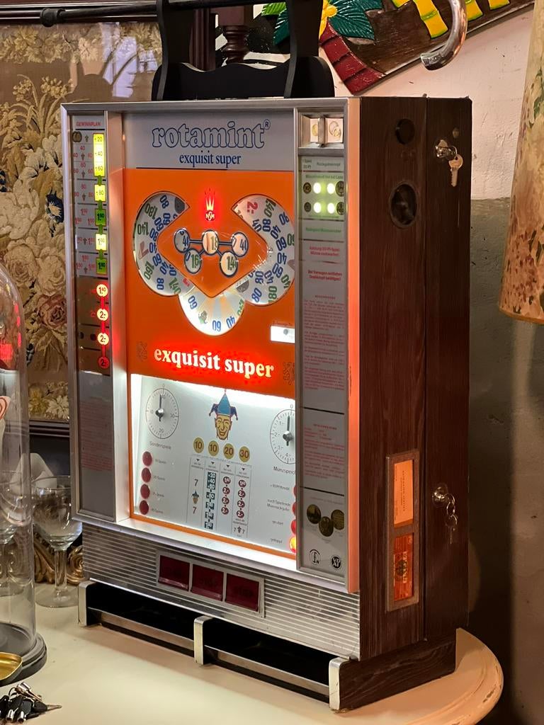 Oude wandautomaat, gokkast euros, Ophalen, Zo goed als nieuw, Nvt, Euro
