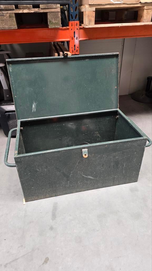 Degelijke zware stalen kist 92x54x43 cm (lxbxh), Ophalen, Gebruikt, Onbekend, Onbekend