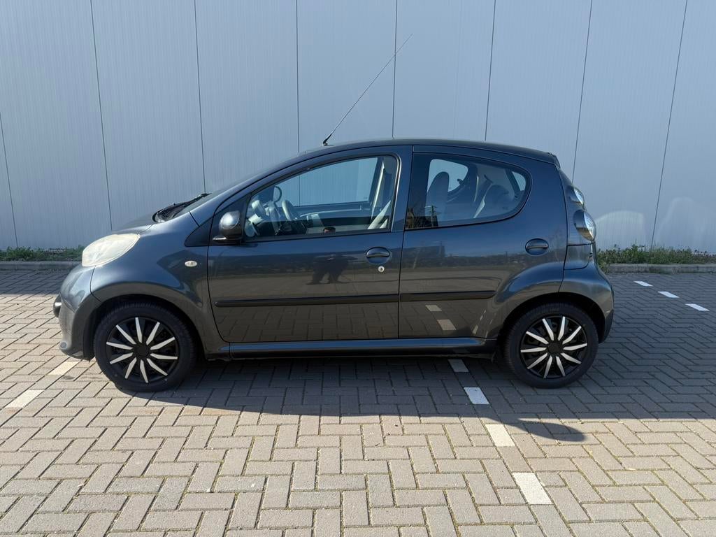 Peugeot 107 1.0 12V 5DR - CARPLAY - ISOFIX - APK, Voorwielaandrijving, 4 stoelen, 68 pk, Origineel Nederlands
