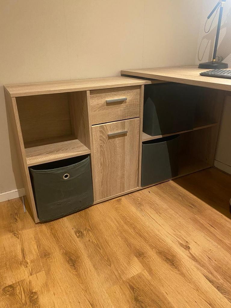 Bureau met veel opbergruimte, Ophalen, Zo goed als nieuw