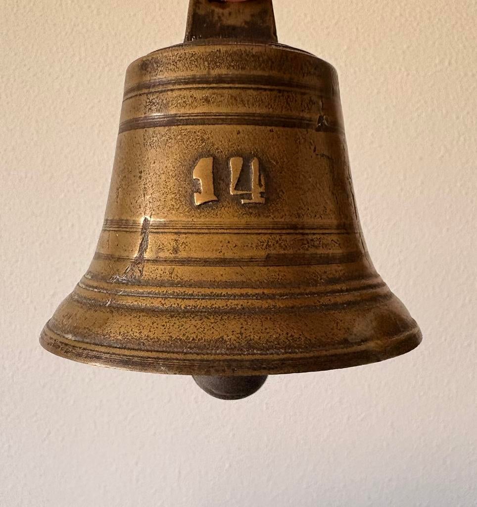 Middel grote trekbel met originele klepel 9,5 cm, Ophalen of Verzenden