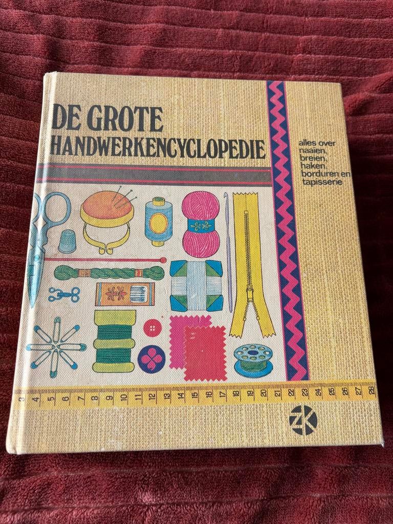 De Grote Handwerkencyclopedie - Naaien, Breien, Haken, Bordu, Ophalen of Verzenden, Gelezen, Overige onderwerpen