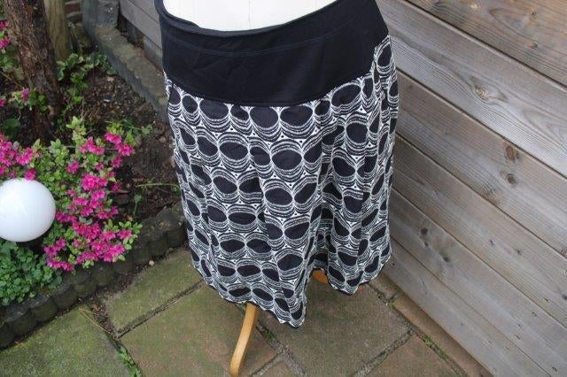 Rok zwart/ creme Evelin Brandt mt 38 Vaste prijs OPRUIMING, Maat 38/40 (M), Zwart, Ophalen of Verzenden, Zo goed als nieuw