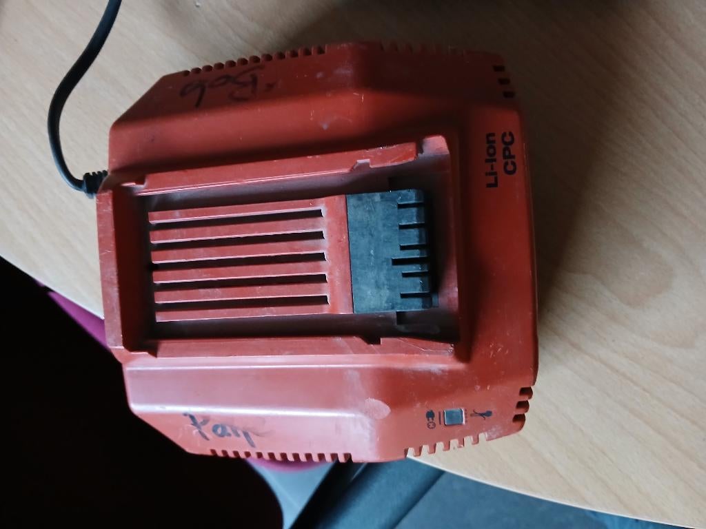 Hilti Snellader C4/36, Ophalen, Zo goed als nieuw, Boor- en/of Breekhamer