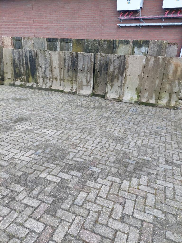 Betonnen L steunen te koop, Ophalen, Overige materialen, 6 meter of meer, 1 tot 2 meter