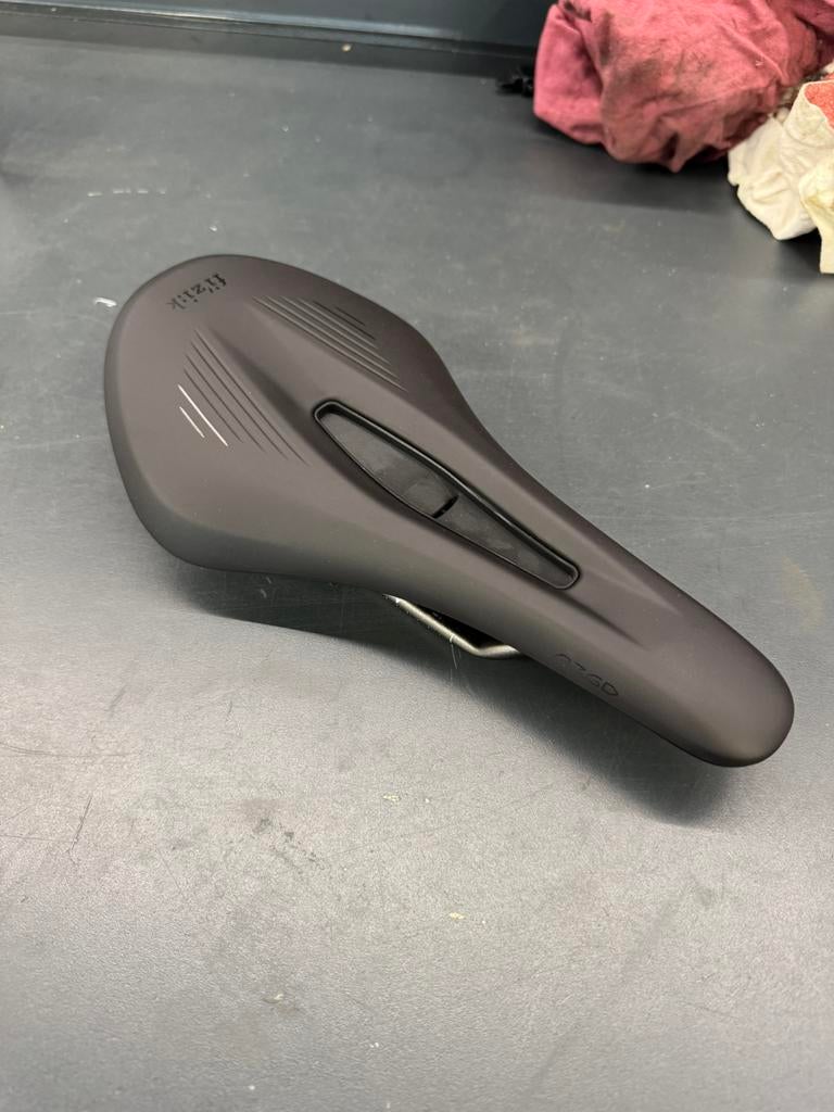 Fizik vento Argo x3 kium zadel, Ophalen, Zo goed als nieuw, Racefiets, Zadel
