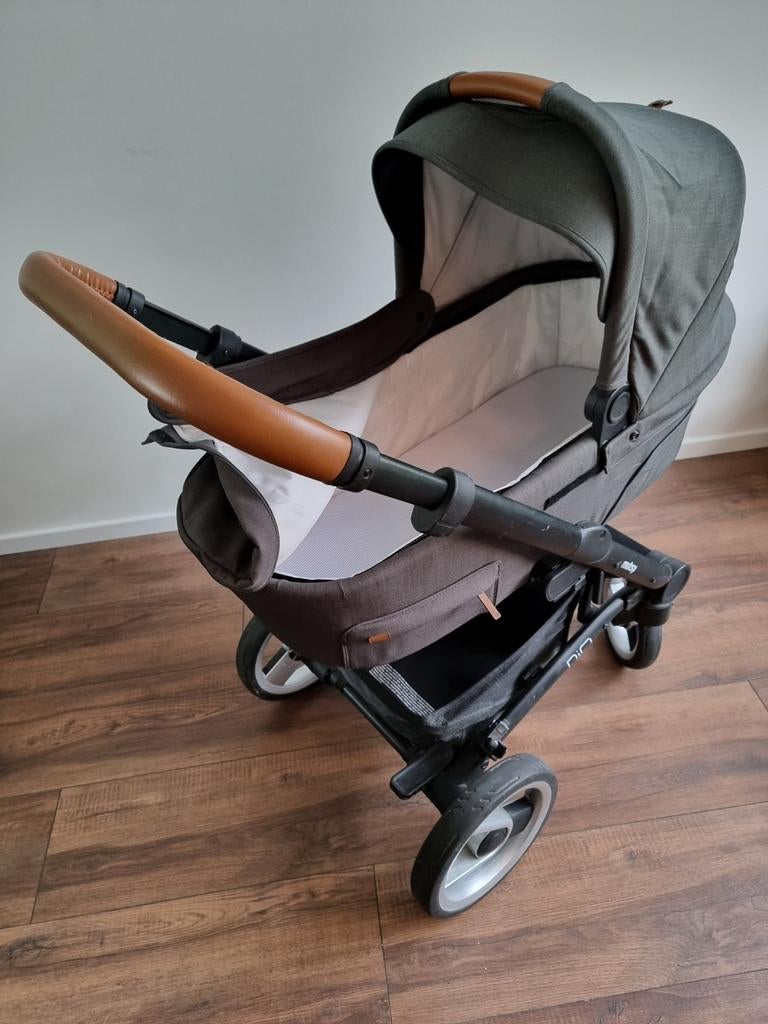 Mutsy Nio kinderwagen/buggy groen met accessoires - compleet, Kinderen en Baby's, Kinderwagens en Combinaties, Ophalen, Gebruikt