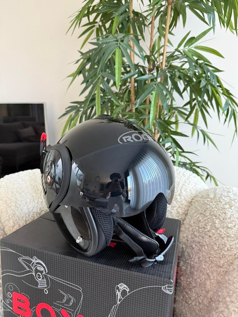 Roof Boxer V8 Glossy Black S/M, Fietsen en Brommers, Brommerhelmen, Ophalen of Verzenden, Gebruikt