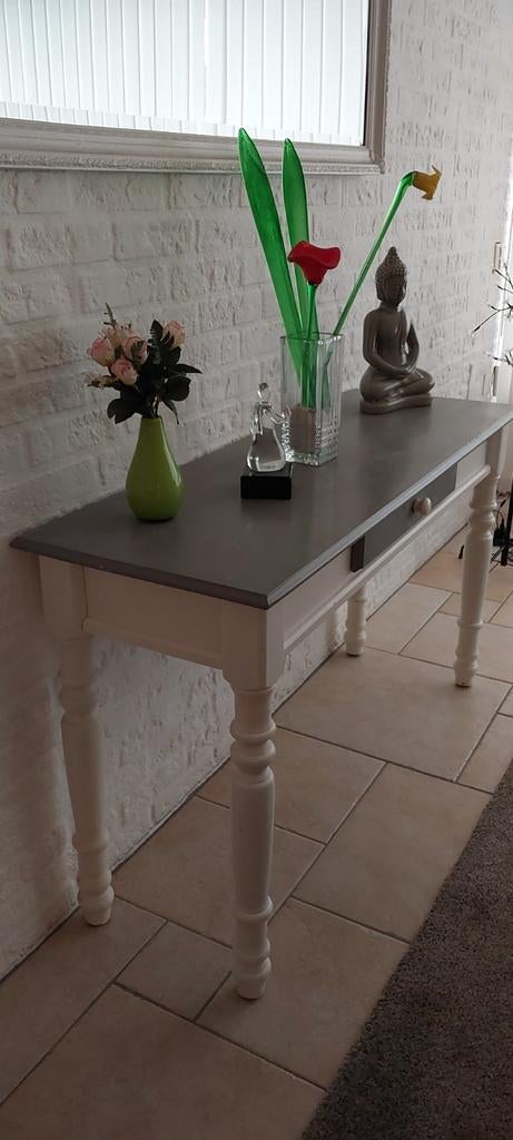 Sidetable wit/grijs met lade en gedraaide poten, Huis en Inrichting, Tafels | Sidetables, Ophalen, Gebruikt, 100 tot 150 cm, Klassiek, Landelijk