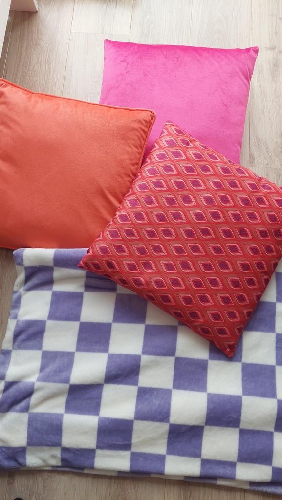 Woonaccessoires set drie kussens XL plaid roze oranje paars, Ophalen, Nieuw, Overige kleuren, Vierkant