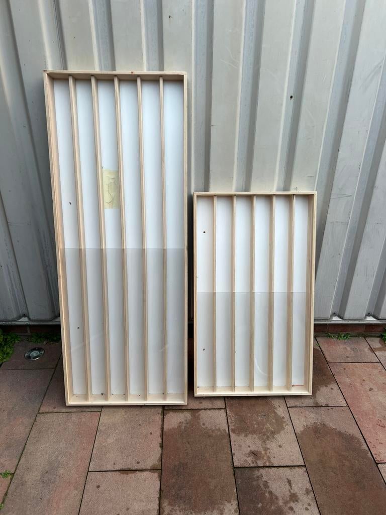 2 Vitrine kasten hout en plexiglas, Ophalen of Verzenden, 50 tot 75 cm, 50 tot 100 cm, Minder dan 100 cm