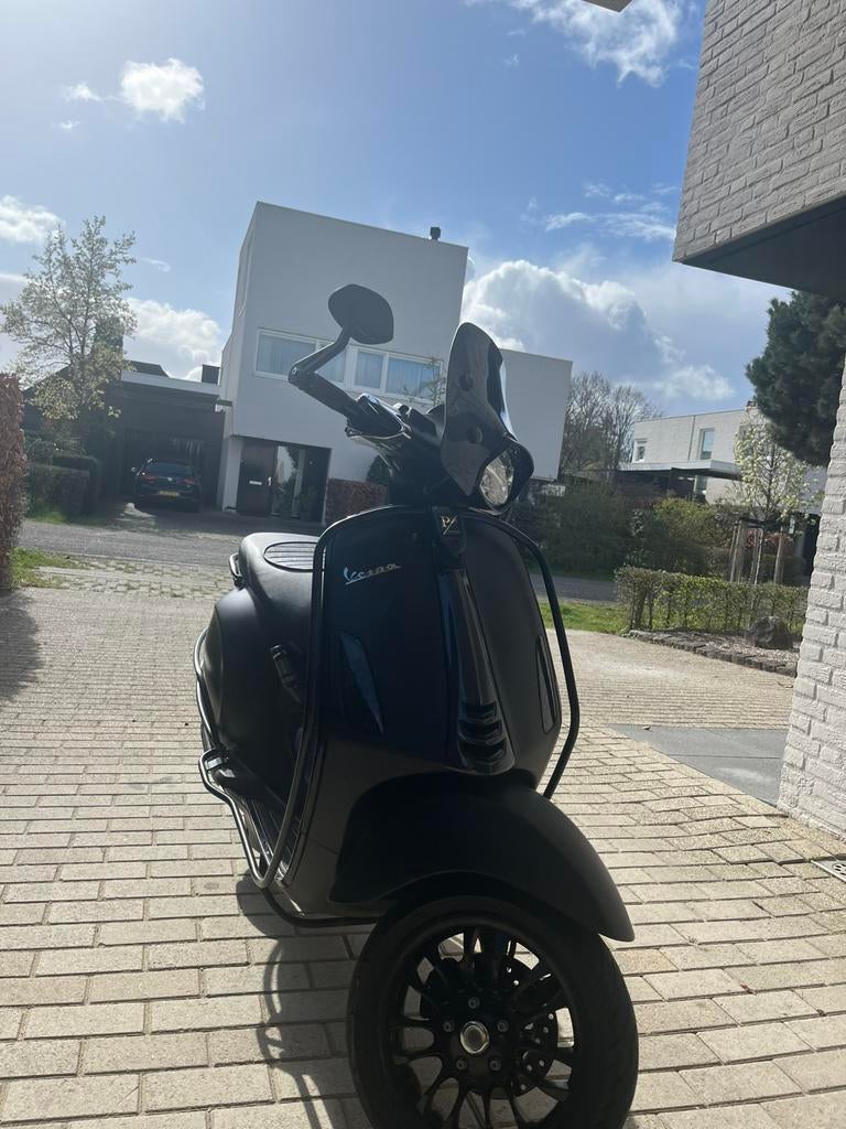 Vespa sprint 2019 snor, Fietsen en Brommers, Scooters | Vespa, Ophalen, Zo goed als nieuw, Benzine, Overige modellen