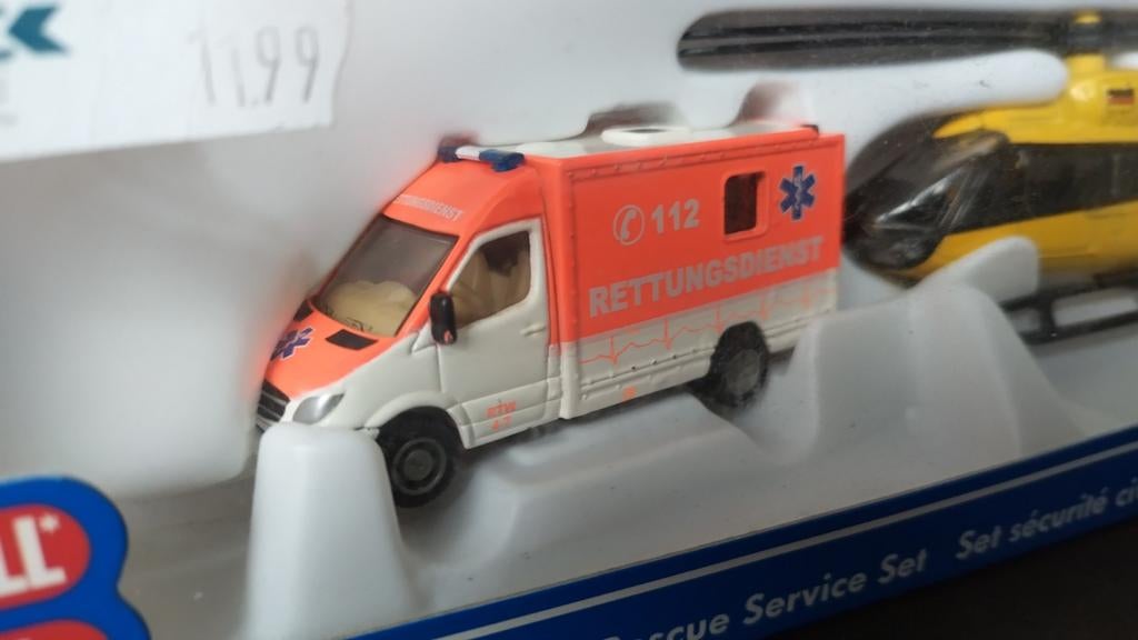Mercedes Sprinter Ambulance helicopter Adac 1:87 Siku Pol, Schlittenbacherstrasse 60 Lüdenscheid Germany, SIKU, Nieuw, Ophalen of Verzenden