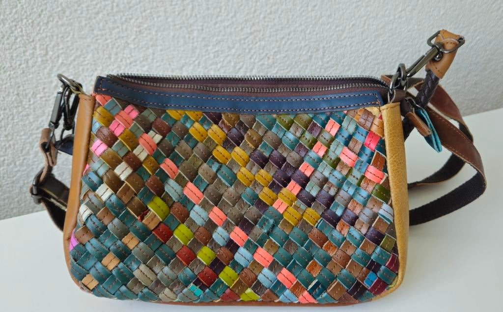 Tasje van gevlochten leer, ongebruikt, bieden vanaf € 25,=, Ophalen of Verzenden, Nieuw