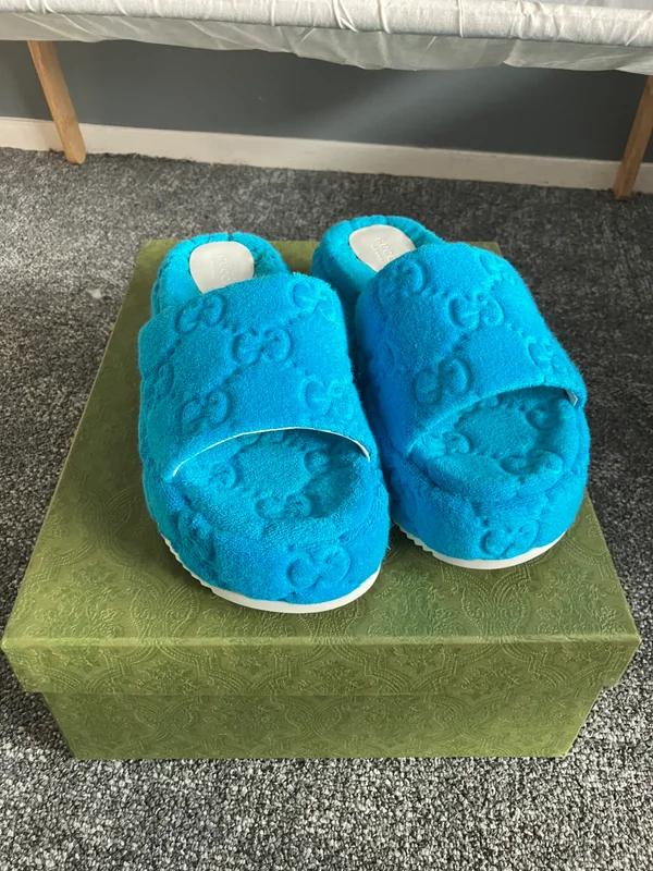 Gucci slippers, Kleding | Dames, Schoenen, Ophalen of Verzenden, Zo goed als nieuw