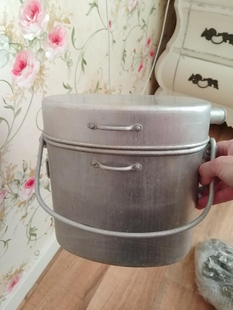 Oude voedsel gamel, Ophalen of Verzenden, Landmacht, Nederland