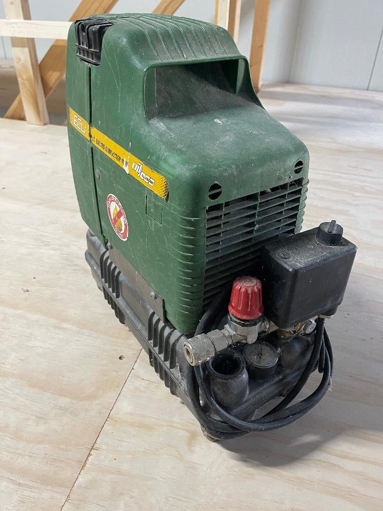 ECU compressor 6 ltr. tank max. 8 bar, Ophalen, Gebruikt, 6 tot 10 bar, 200 tot 400 liter/min