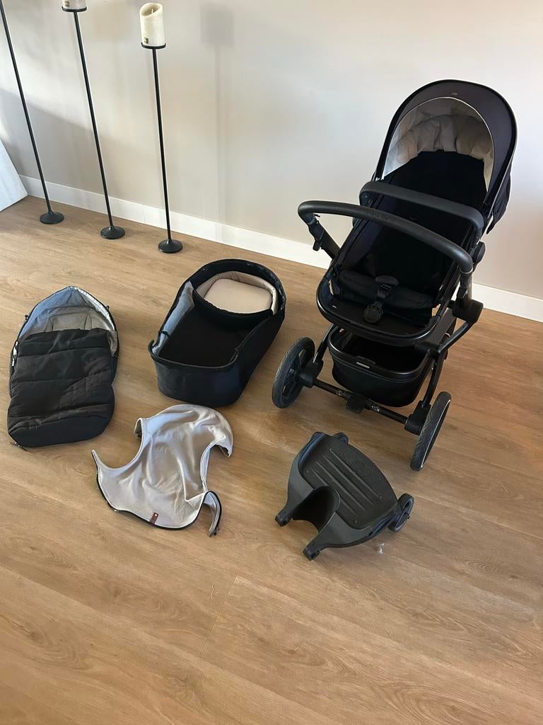 Zwarte Joolz Day+ kinderwagen helemaal compleet, Kinderen en Baby's, Kinderwagens en Combinaties, Gebruikt, Combiwagen, Met reiswieg