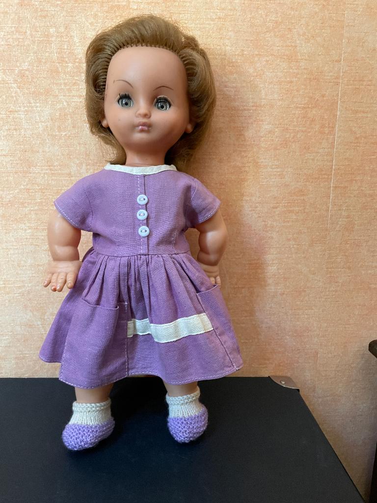 Pop Bella 32 cm., Verzamelen, Poppen, Verzenden, Gebruikt, Pop