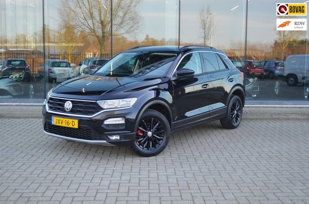 Volkswagen T-ROC 1.5 TSI Sport | Automaat | Stoelverwarming, Stof, 4 cilinders, 150 pk, Zwart