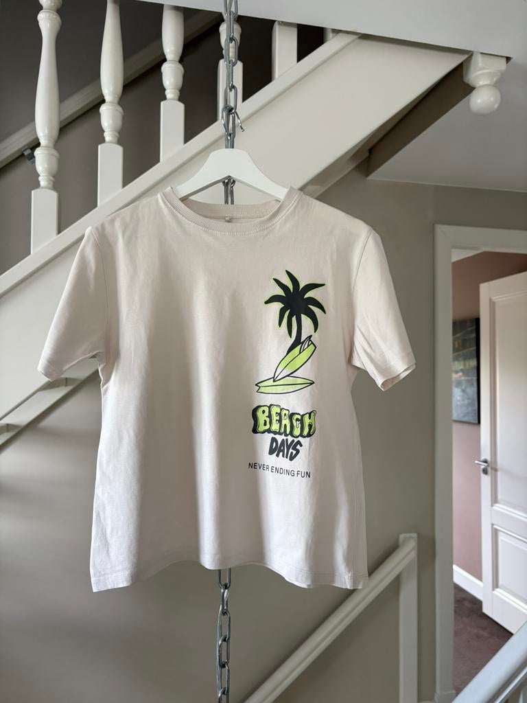 T-shirt beige maat 152 Lefties, Ophalen of Verzenden, Zo goed als nieuw, Jongen, Shirt of Longsleeve