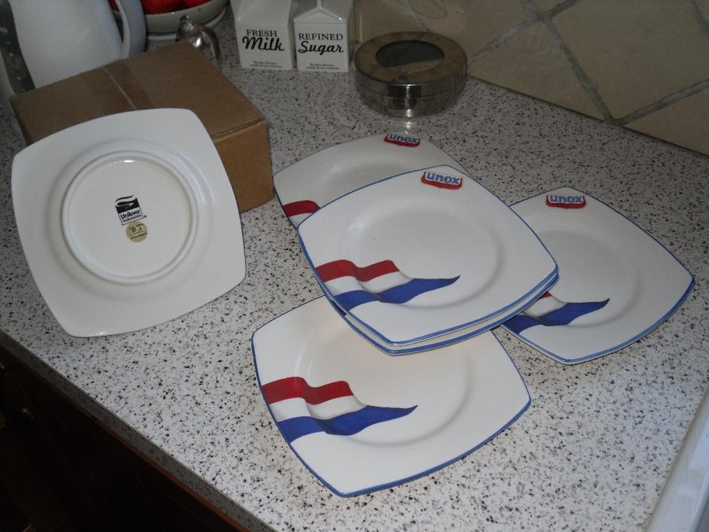 Jet "Unox bordjes set van 6". Jet Specials, Huis en Inrichting, Keuken | Servies, Keramiek, Ophalen of Verzenden, Zo goed als nieuw