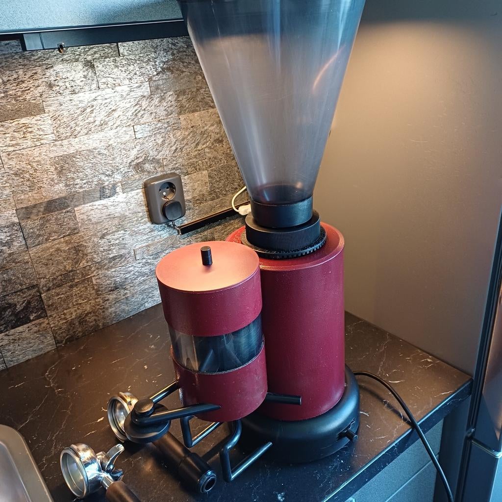 Faema S.P.A. Milano bonenmachine, Ophalen