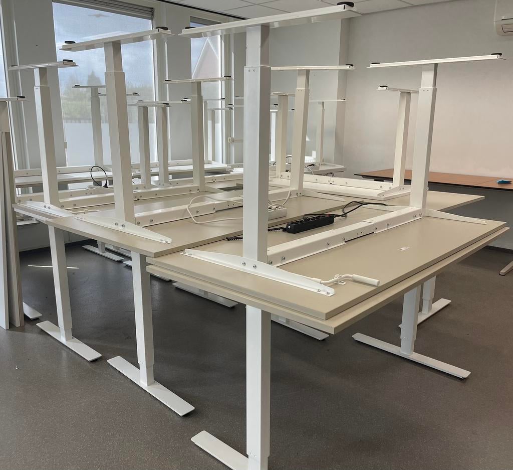 20 x Ikea Trotten zit/sta Bureau, Huis en Inrichting, Bureaus, Zo goed als nieuw, Zit-sta bureau, IKEA, Overige stijlen, Overige materialen