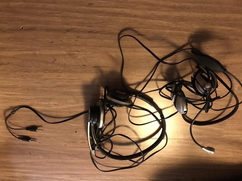 2x headset (onderdeel van webcamset), Ophalen, Gebruikt, Volumeregelaar, Over-ear