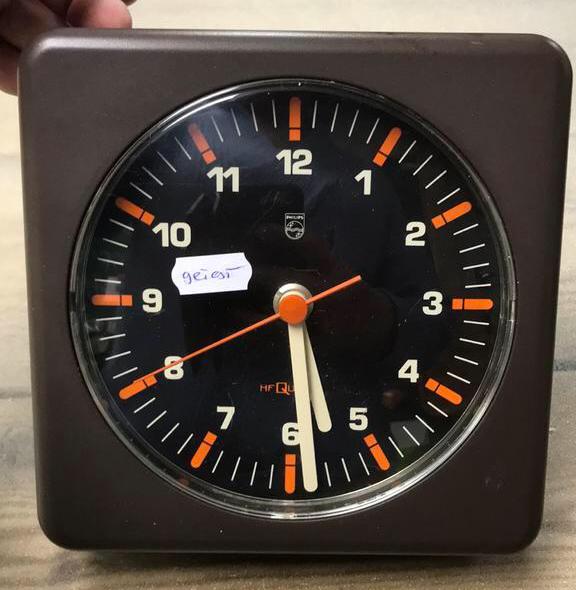 Philips HF Quartz wandklok bruin vintage, Ophalen of Verzenden