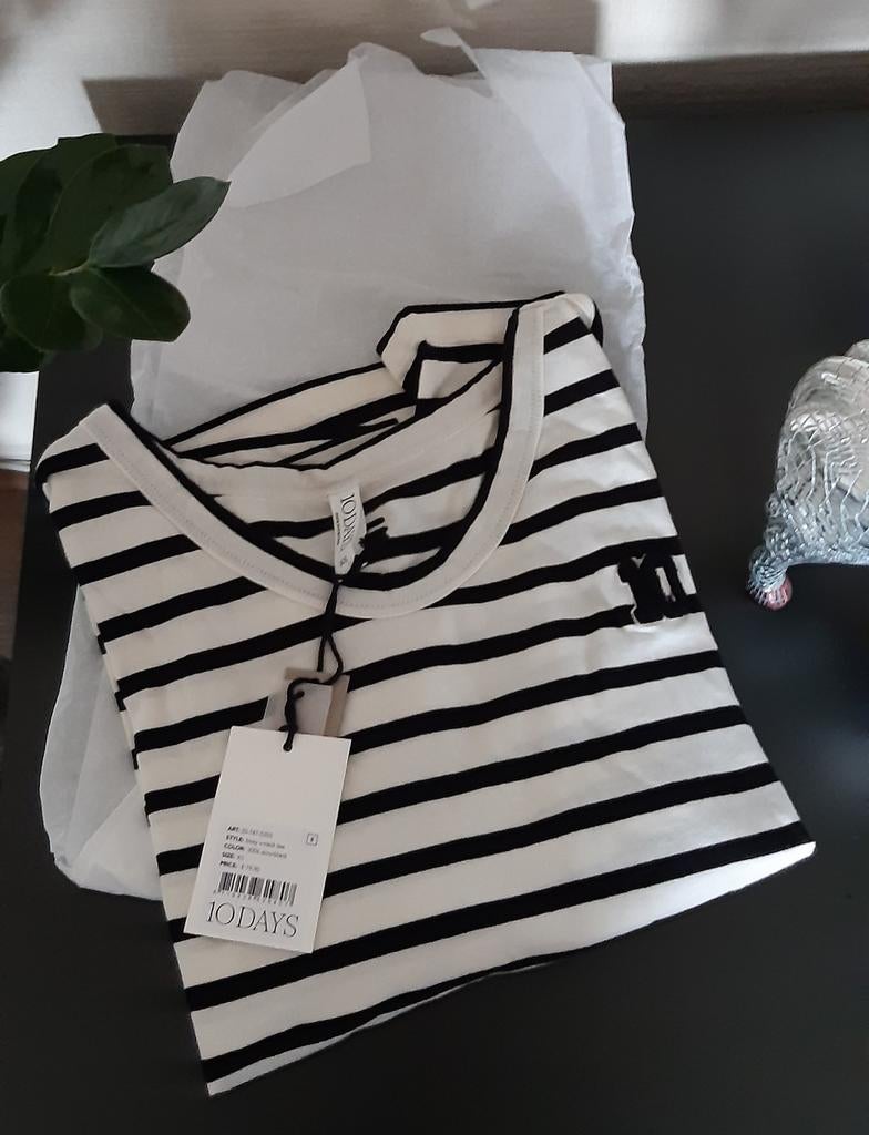 10 Days boxy v-neck tee XS, Kleding | Dames, Zwart, 10days, Nieuw, Ophalen of Verzenden