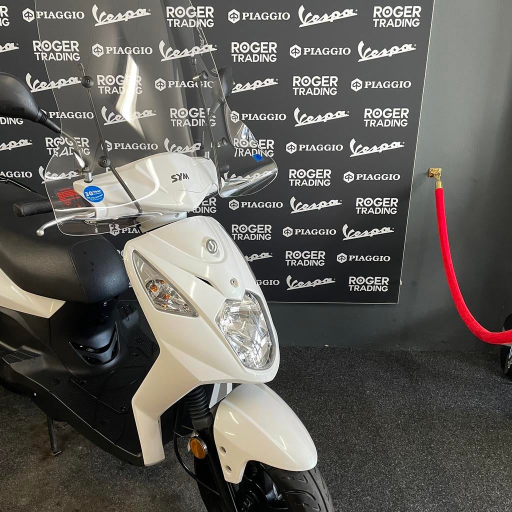 Sym Orbit II Snor 50 4T 2V Wit 2013 - 2e eig - zeer netjes, Ophalen, Sym, 49 cc, Zo goed als nieuw