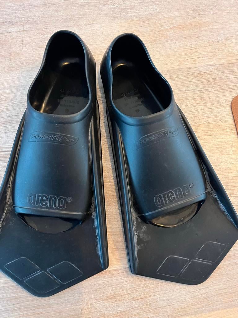 Arena Zoomers Powerfin zwemvliezen - Maat 43/44, Watersport en Boten, Duiken, Ophalen of Verzenden, Gebruikt, Zwem- of Duikvliezen