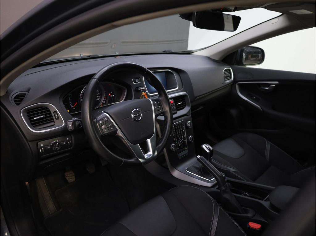 Volvo V40 2.0 D2 Momentum | Navigatie | Voorstoelen verwarmd, Auto's, Voorwielaandrijving, Gebruikt, 4 cilinders, Isofix