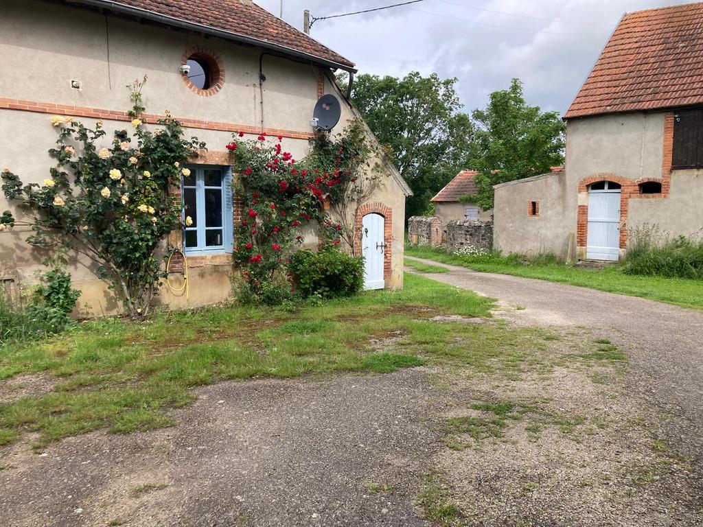 Te koop in midden Frankrijk woonhuis met  vakantiehuisje, Huizen en Kamers, Buitenland, Frankrijk, Woonhuis, Landelijk, Verkoop zonder makelaar