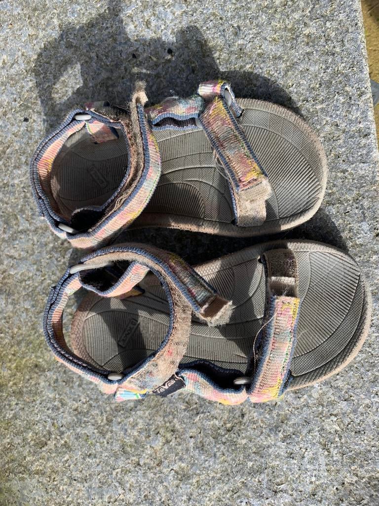 Sandalen Teva’s maat 25, Kinderen en Baby's, Ophalen, Gebruikt, Meisje, Overige typen