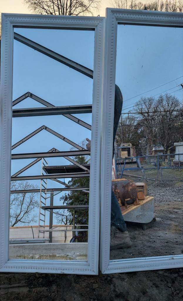 2x Grote spiegel met sierlijke witte lijst, Huis en Inrichting, Ophalen, Gebruikt, 100 tot 150 cm, Rechthoekig