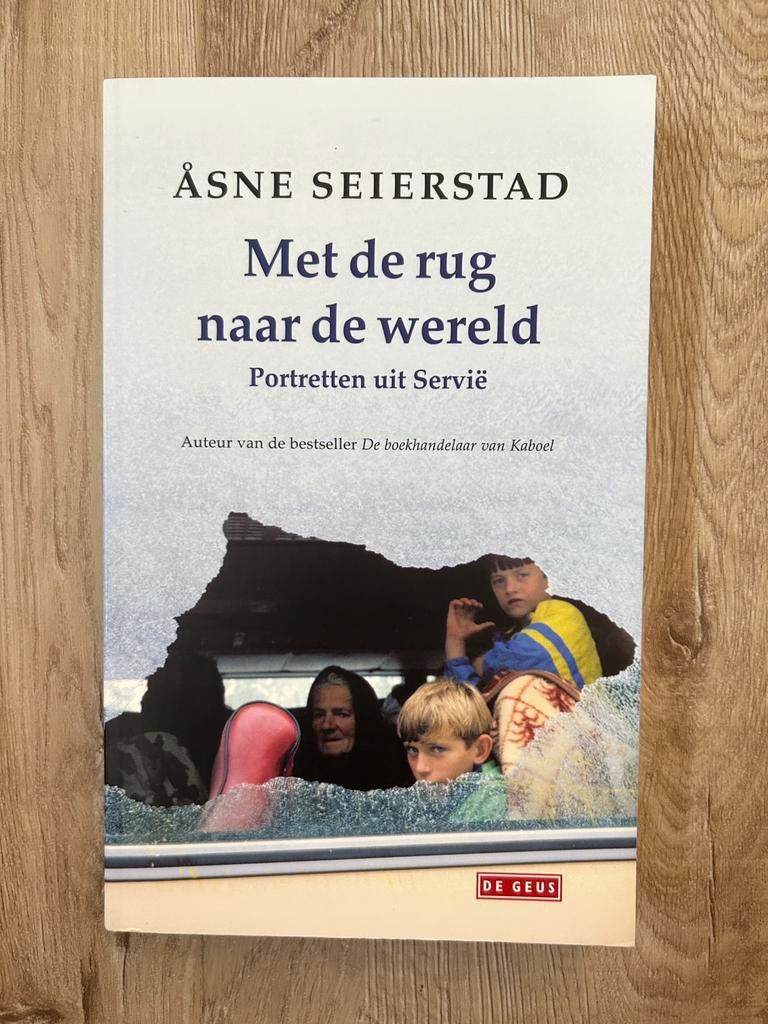 Met de rug naar de wereld van Åsne Seierstad, Ophalen of Verzenden, Zo goed als nieuw